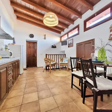 Bollullo Sunset - Apamate アパート ラ・オロタバ