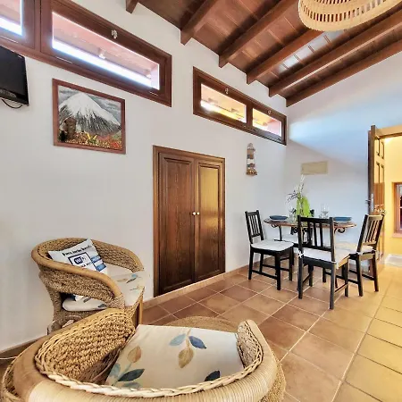 Bollullo Sunset - Apamate アパート *