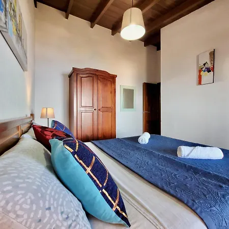 Bollullo Sunset - Apamate アパート *